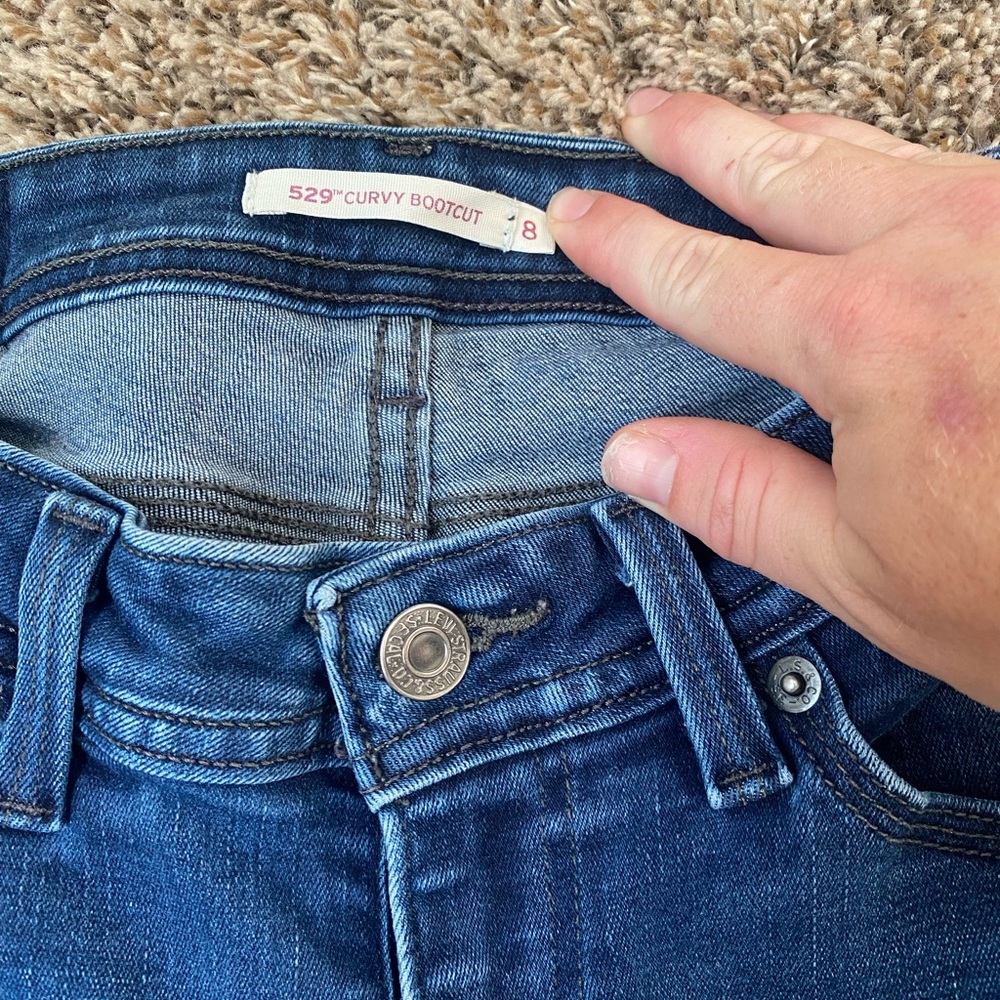 Levi’s Women's 529 Curvy Bootcut Jeans-size 8 - Picture 2 of 3